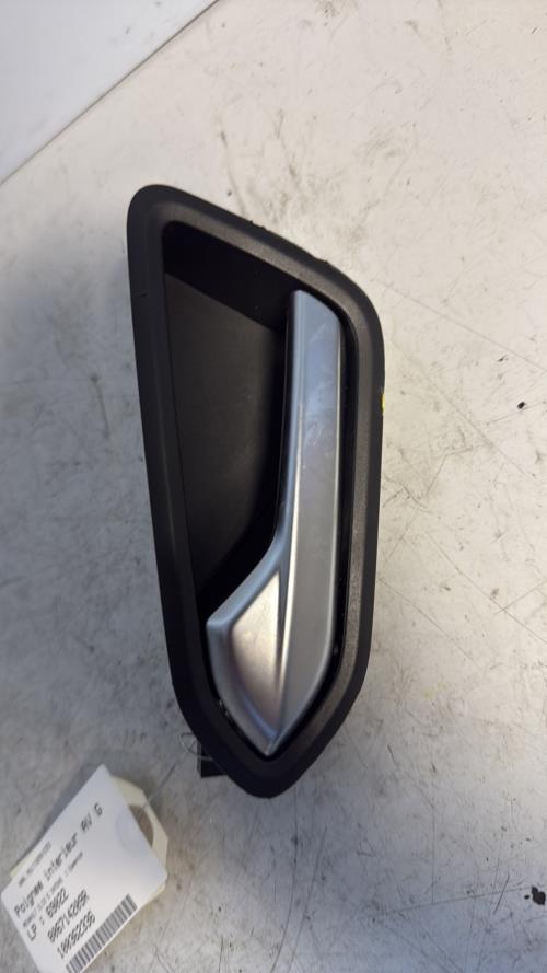 Poignee interieur avant gauche RENAULT CLIO 5 PHASE 1 Essence - Image 1