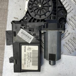 Moteur leve vitre avant droit PEUGEOT 307 PHASE 1 Essence - Image 1