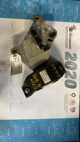 Support moteur droit RENAULT CLIO 4 PHASE 1 Essence - Image 1