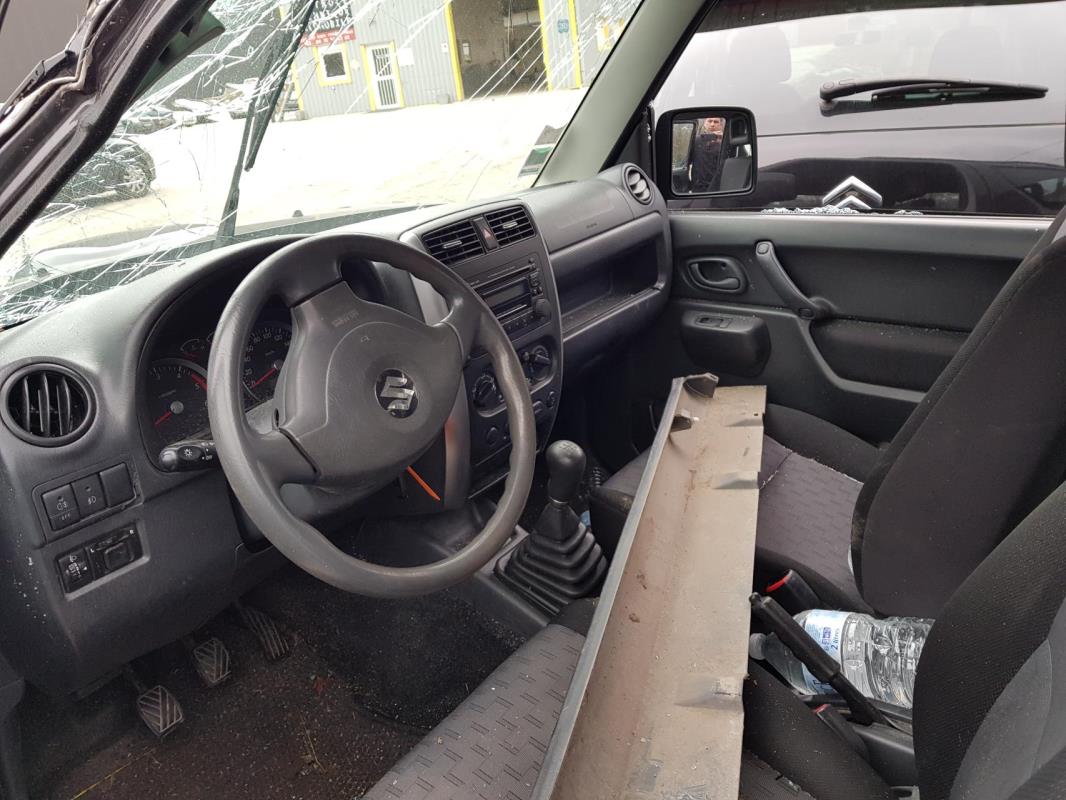 Feu arriere principal gauche (feux) SUZUKI JIMNY 1 PHASE 2 Diesel - Image 4