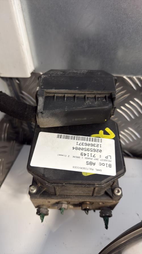 Bloc ABS (freins anti-blocage) PEUGEOT 307 PHASE 1 BREAK Diesel - Image 1