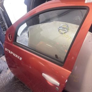 Porte avant gauche DACIA SANDERO 1 Diesel - Image 1