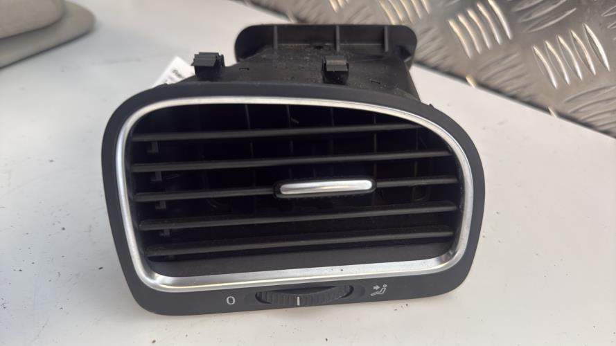 Aerateur tableau de bord avant droit VOLKSWAGEN GOLF 6 Essence - Image 1