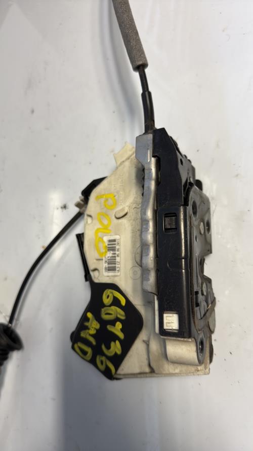 Serrure avant droit VOLKSWAGEN POLO 5 PHASE 1 Essence - Image 1