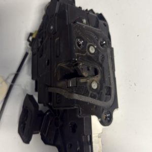 Serrure avant gauche VOLKSWAGEN GOLF 6 Essence - Image 1