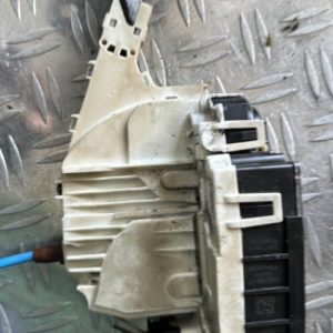 Serrure avant droit MERCEDES CLASSE GLA 156 PHASE 2 Diesel - Image 1