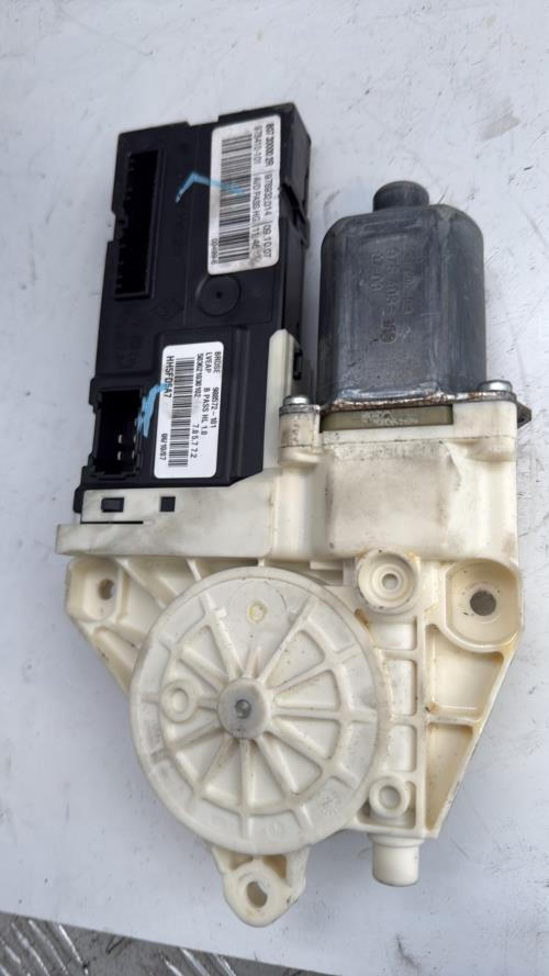 Moteur leve vitre avant droit RENAULT LAGUNA 3 PHASE 1 Diesel - Image 3