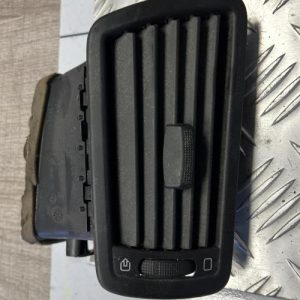 Aerateur tableau de bord avant gauche CITROEN C8 Diesel - Image 1